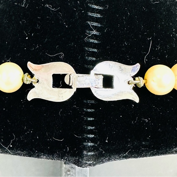 CROWN TRIFARI Vintage Mid-Century Faux Pearl Choker Necklace Silver Tone Clasp - Picture 5 of 12